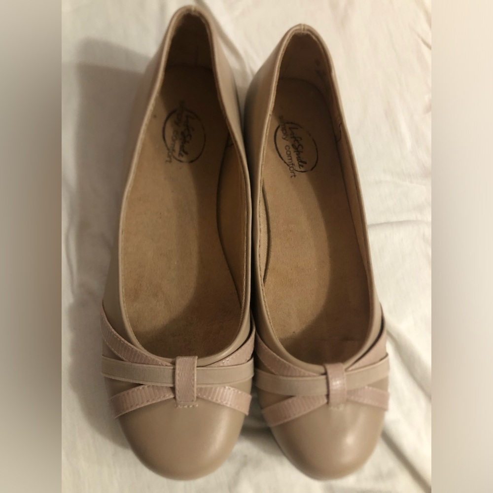 NEW Life Stride Abigail * Taupe * size 8 (Tan / Beige)
